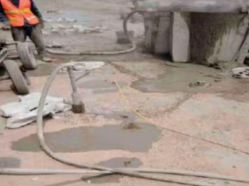 长汀水泥混凝土路面板底注浆技术 路面脱空注浆整治方案