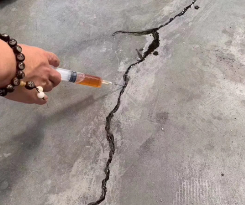 长汀混凝土裂缝修补技术详解​